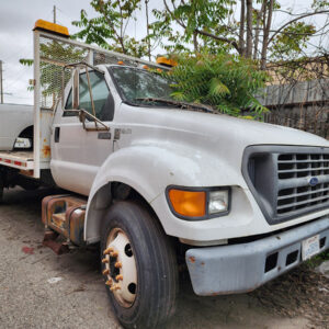 2000 Ford F650 Flatbed **Non-Runner**