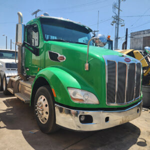 2018 Peterbilt 579 Day Cab Tractor Truck